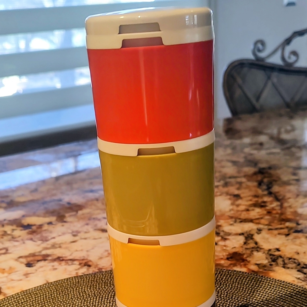 Tupperware Stacking Spice Shakers in Orange, , Olive Green, Yellow, Brown Retro - Picture 3 of 11